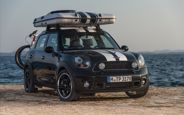 MINI Cooper S Countryman Camp 2013. Desktop wallpaper