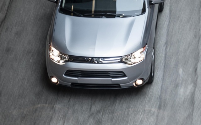 Mitsubishi Outlander GT 2014. Desktop wallpaper