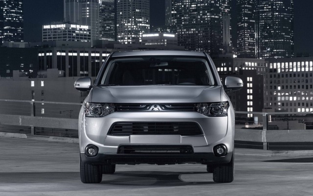 Mitsubishi Outlander GT 2014. Desktop wallpaper