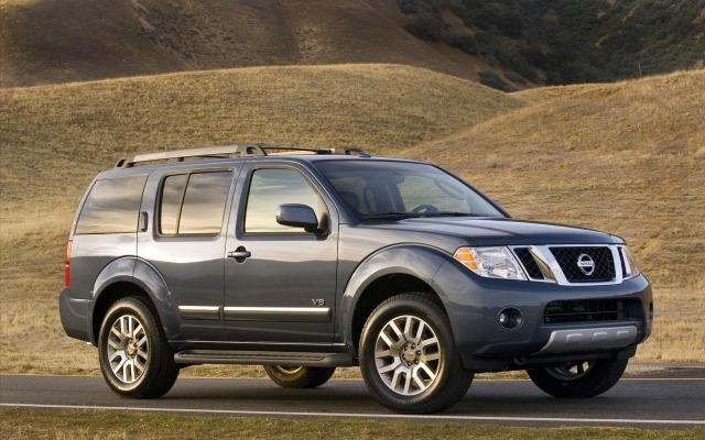 Nissan Pathfinder 2012. Desktop wallpaper