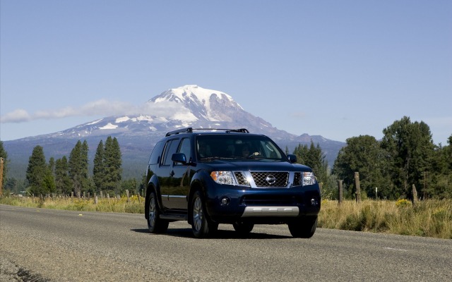 Nissan Pathfinder 2012. Desktop wallpaper