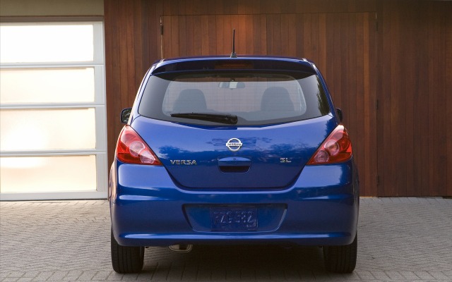 Nissan Versa Hatchback 2012. Desktop wallpaper