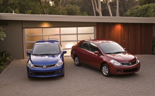 Nissan Versa 2010. Desktop wallpaper