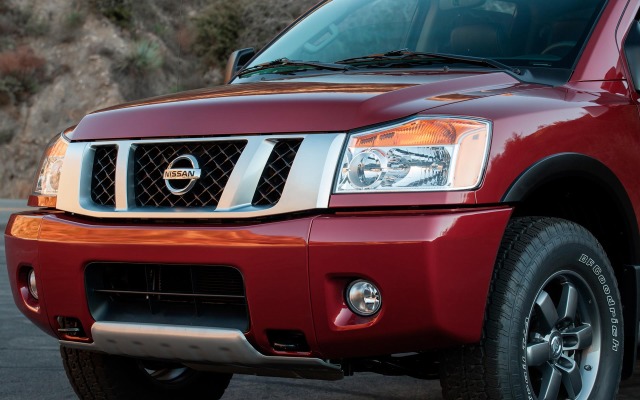 Nissan Titan PRO-4X 2015. Desktop wallpaper