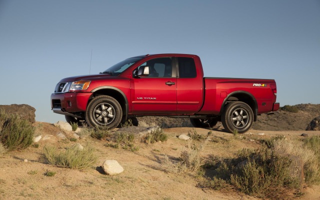 Nissan Titan PRO-4X 2015. Desktop wallpaper