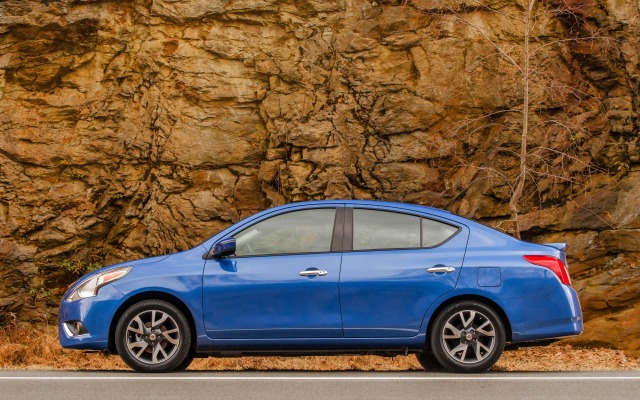 Nissan Versa SL 2015. Desktop wallpaper