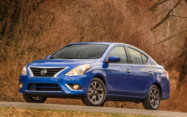 Nissan Versa SL 2015. Desktop wallpaper