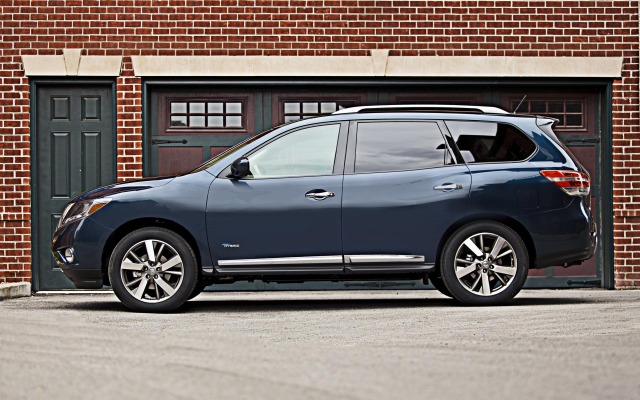 Nissan Pathfinder Hybrid 2014. Desktop wallpaper