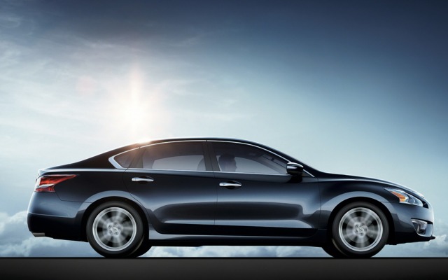 Nissan Altima 2013. Desktop wallpaper