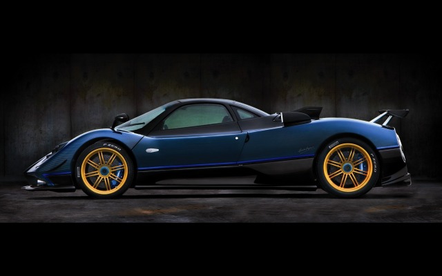 Pagani Zonda Tricolor 2011. Desktop wallpaper