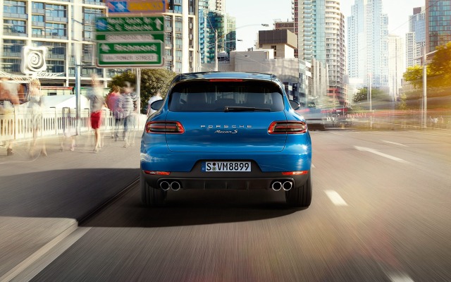 Porsche Macan S 2015. Desktop wallpaper