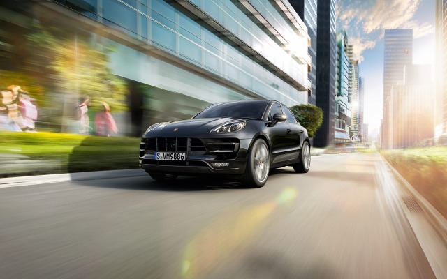 Porsche Macan Turbo 2015. Desktop wallpaper