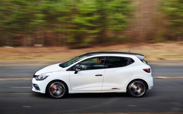 Renault Clio Renaultsport 220 Trophy 2015. Desktop wallpaper