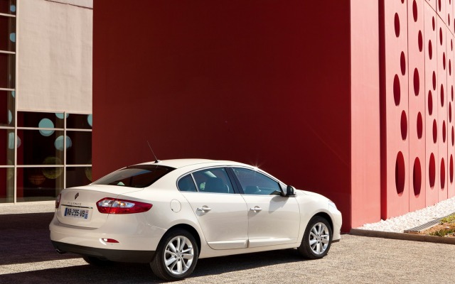 Renault Fluence 2013. Desktop wallpaper