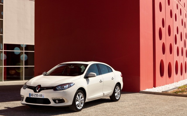 Renault Fluence 2013. Desktop wallpaper