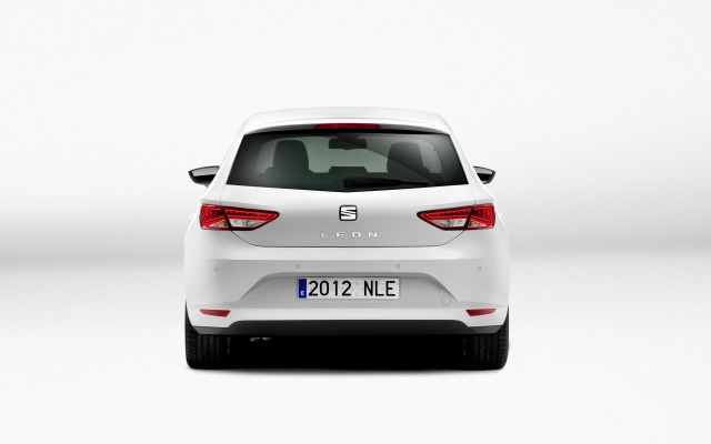 SEAT Leon 2013. Desktop wallpaper