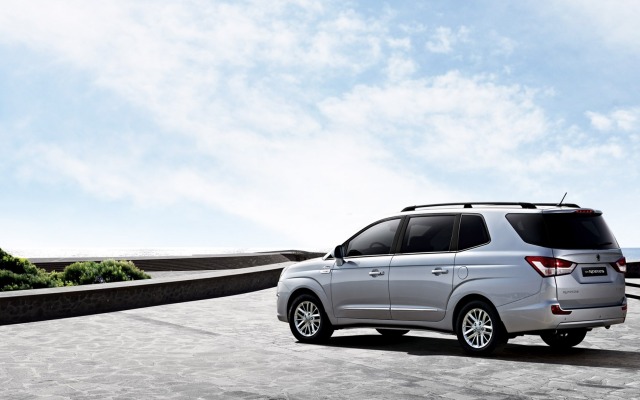 SsangYong Rodius MPV 2014. Desktop wallpaper