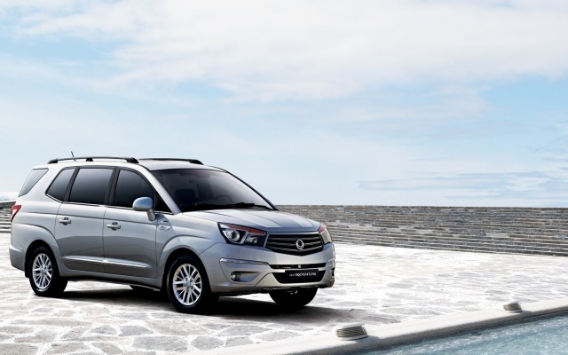 SsangYong Rodius MPV 2014. Desktop wallpaper