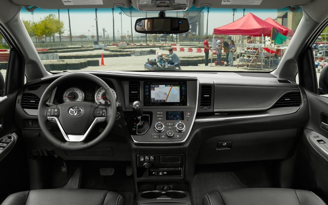 Toyota Sienna 2015. Desktop wallpaper
