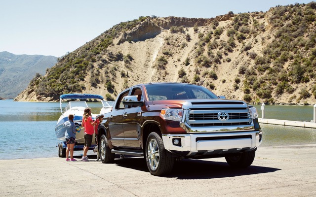 Toyota Tundra 2015. Desktop wallpaper