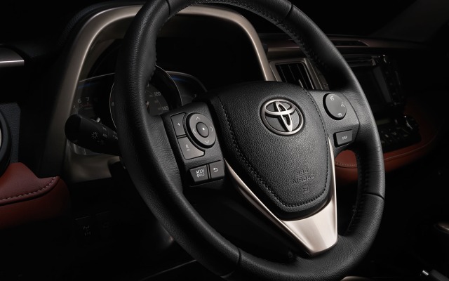 Toyota RAV4 2015. Desktop wallpaper