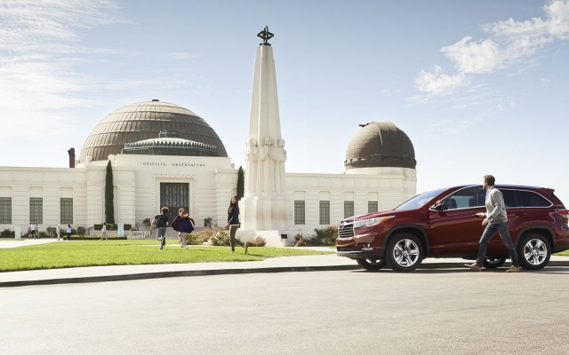 Toyota Highlander 2015. Desktop wallpaper