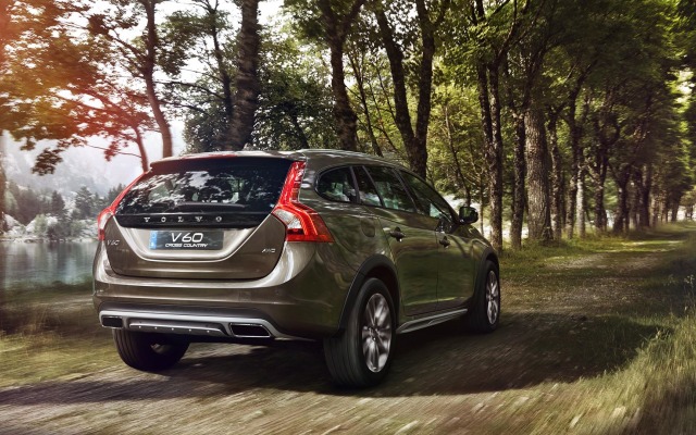 Volvo V60 Cross Country 2015. Desktop wallpaper