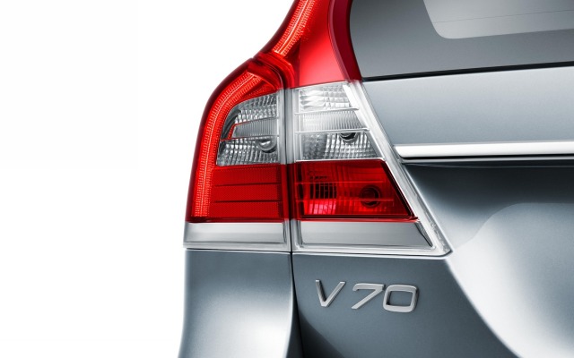 Volvo V70 2015. Desktop wallpaper