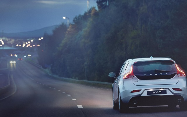 Volvo V40 2015. Desktop wallpaper