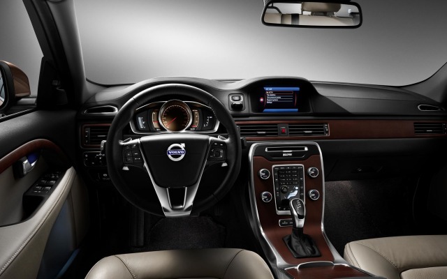 Volvo XC70 2015. Desktop wallpaper