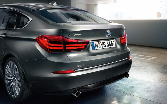 BMW 5 Series Gran Turismo 2015. Desktop wallpaper