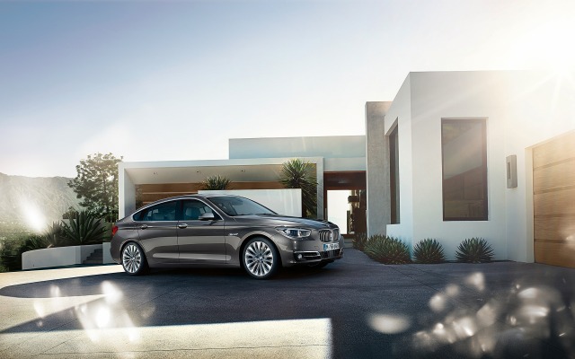 BMW 5 Series Gran Turismo 2015. Desktop wallpaper