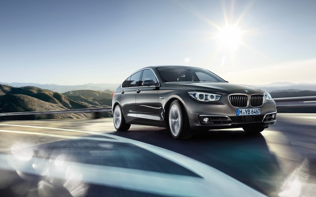 BMW 5 Series Gran Turismo 2015. Desktop wallpaper