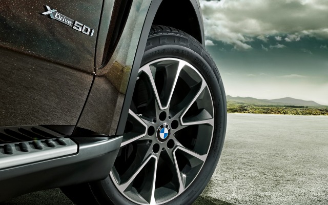 BMW X5 2015. Desktop wallpaper