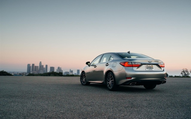 Lexus ES 350 2016. Desktop wallpaper