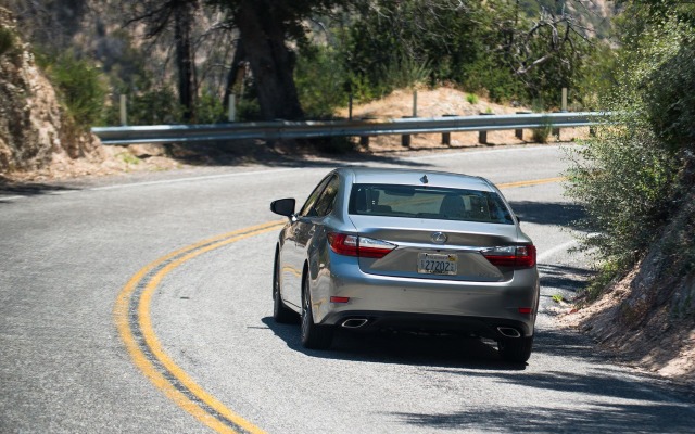 Lexus ES 350 2016. Desktop wallpaper