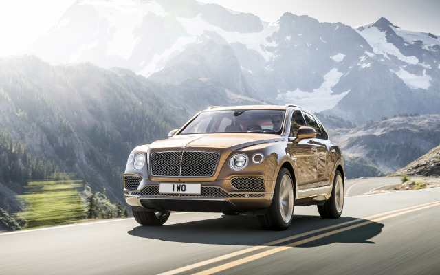 Bentley Bentayga 2017. Desktop wallpaper