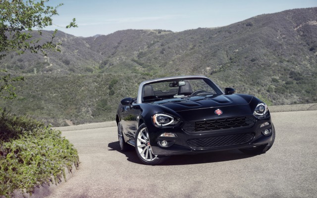 Fiat 124 Spider 2017. Desktop wallpaper