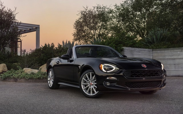 Fiat 124 Spider 2017. Desktop wallpaper