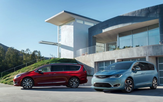 Chrysler Pacifica 2017. Desktop wallpaper