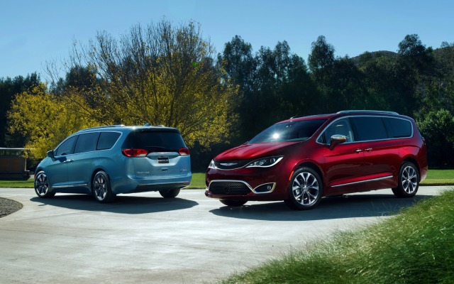 Chrysler Pacifica 2017. Desktop wallpaper