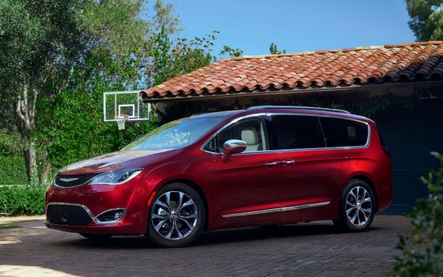 Chrysler Pacifica 2017. Desktop wallpaper