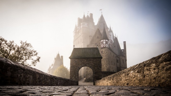 Eltz Castle. Desktop wallpaper