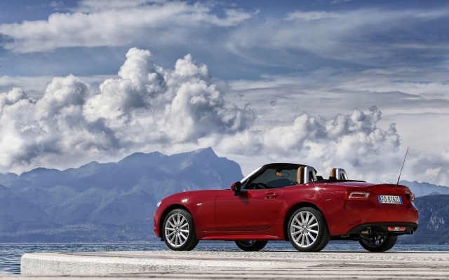 Fiat 124 Spider 2016. Desktop wallpaper