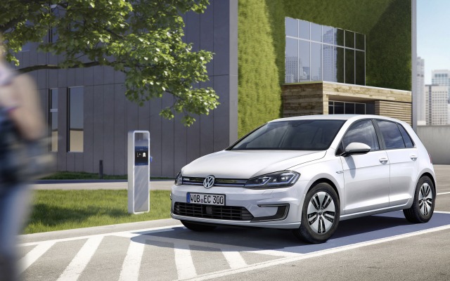 Volkswagen e-Golf 2017. Desktop wallpaper