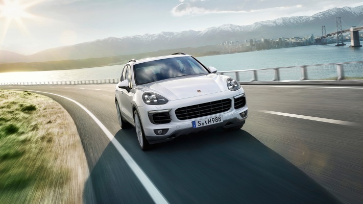 Porsche Cayenne S E-Hybrid 2017. Desktop wallpaper