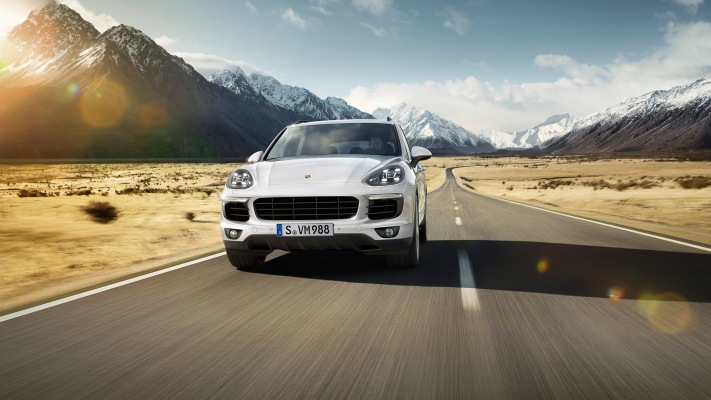 Porsche Cayenne S E-Hybrid 2017. Desktop wallpaper