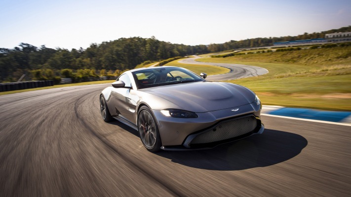 Aston Martin V8 Vantage 2019. Desktop wallpaper