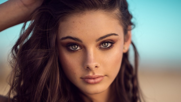 Meika Woollard. Desktop wallpaper