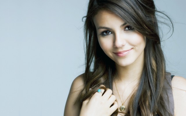 Victoria Justice. Desktop wallpaper